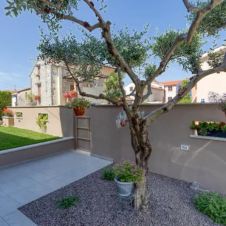 Apartman Runa With Terrace