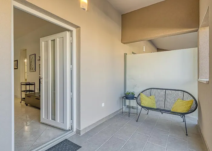 Apartment Runa With Terrace