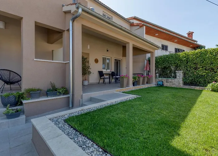 Apartment Runa With Terrace Poreč